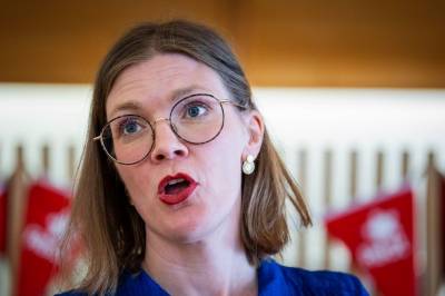 Ny vending i drivstoffdramaet: Rødt åpner for nye avgiftskutt