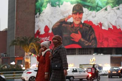 Iranske medier: Spredte protester i Teheran – gatekamper vest i landet