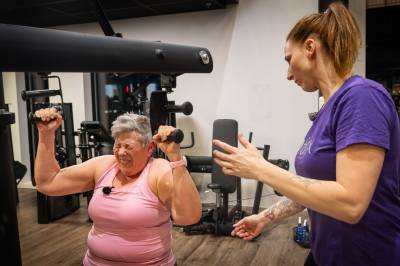 Hevder helsegevinstene er enorme – kvinner bør løfte tungt