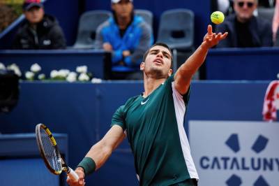 Carlos Alcaraz kan ta tilbake førsteplassen i verden denne uken i Barcelona