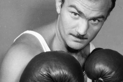 Polen sørger over den olympiske mesteren i boksing, Marian Kasprzyk, som døde 86 år gammel: 