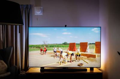 Hues «veggvaskere» gir deg avansert «Ambilight» bak TV-en