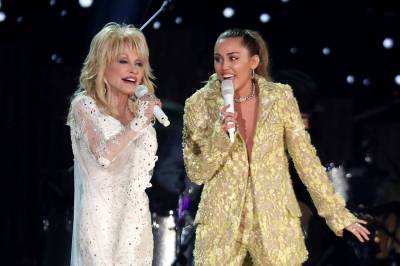 Miley Cyrus om den siste samtalen med Dolly Parton