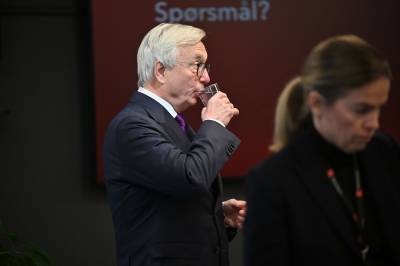 Riksrevisjonen mener for mange elever sliter med lesing og skriving: – Kritikkverdig