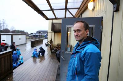 Å straffa barna for at foreldra manglar pengar løyser absolutt ingenting