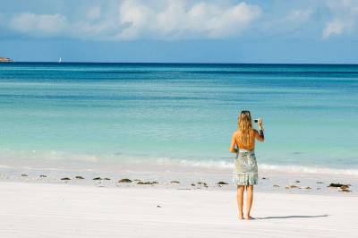 Hvilket ferieparadis har øyer som Mahé, Praslin og La Digue?