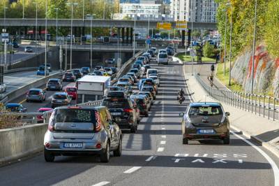 Elbilforeningen etterlyser de nye kollektivfelt-reglene for elvarebiler