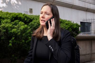 Domstol: Epstein-aktor ble ulovlig sparket