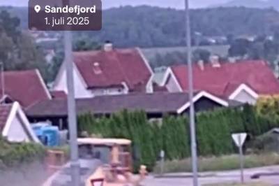 Her kjører den av gårde