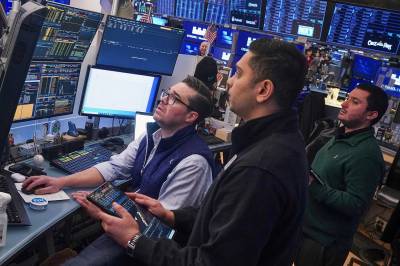Wall Street faller etter nøkkeltall