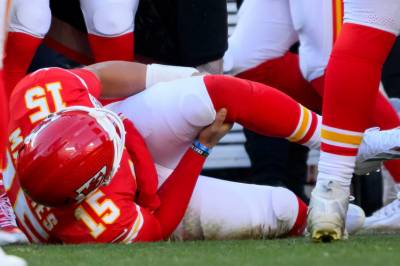 Patrick Mahomes ødelegger korsbåndet da Kansas City Chiefs ikke når NFL-sluttspillet