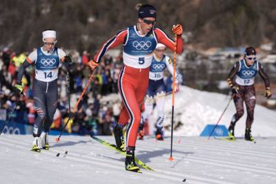 Skidrama for Slind på OL-femmila: – Hun har jo skandaløst dårlige ski