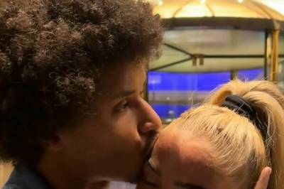 Skaper storm – kona trekkes inn