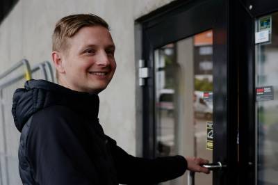 Han hadde fått beskjed. Så var det bare å vente.