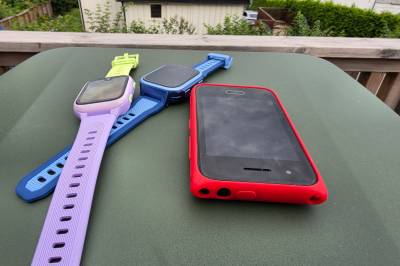Test av smartklokker og mobiltelefoner til barn