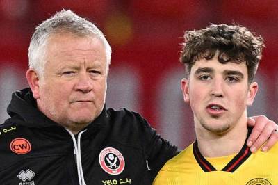 Venter barn med trenerens datter