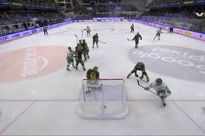 Simon Zether med mål mot IF Björklöven