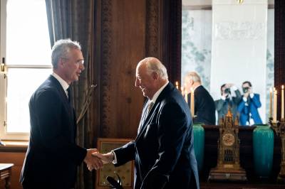 Kongen spurte Jens Stoltenberg om råd: – Kjærligheten vinner