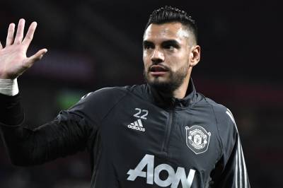 Den tidligere Manchester United-sliteren Sergio Romero legger opp