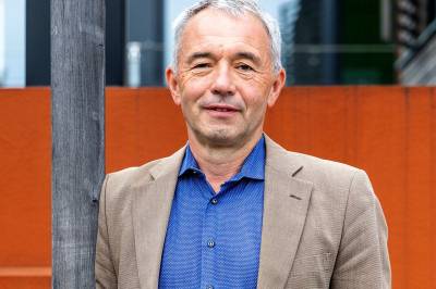 – Vi kan jo ikke noe om bokbransjen. Men vi kan tilby stabilitet og langsiktig eierskap.