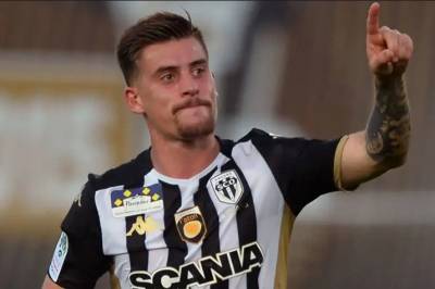 Valencia fremskynder exit for en av sine verste signeringer