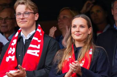 Prinsesse Ingrid Alexandra og prins Sverre Magnus skal se fotball-VM i USA