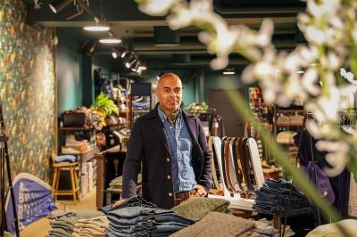 Butikken hans går bedre enn noen­sinne: – Jeg må nesten klype meg litt i armen