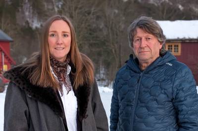 25.000 turister går rett gjennom tunet til Ingeborg og Jørgen