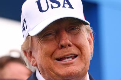 Trump ut mot KI-kritikere: – Svært negative krefter