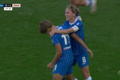Kiko Seike setter 1-1 mot Charlton Athletic