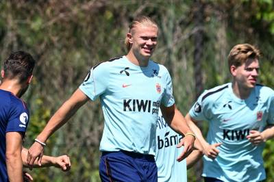 SE: Landslaget trener i Miami