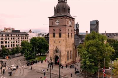 Se sørgegudstjenesten i Oslo domkirke