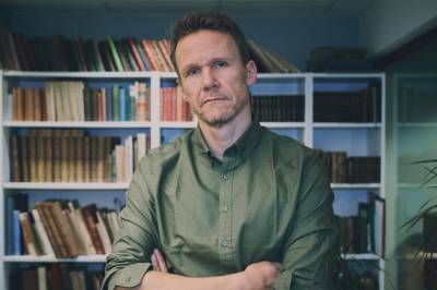 Ålesundsforfattar er kritisk til forlag som sel urealistiske bokdraumar