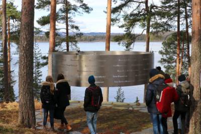 Overlevende etter Utøya: «Jeg skulle ha prøvd å stoppe gjerningsmannen, i stedet for bare å løpe og gjemme meg»