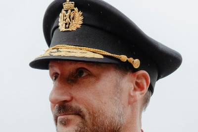 Kong Haakon til Narvik på sitt første kommunebesøk