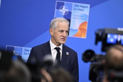 Støre på Nato-møte