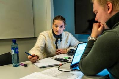Studenter jobber mer enn noensinne: – Nødt til å ha en ekstra inntekt