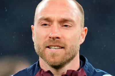 Danmark-spiller Christian Eriksen falt om på banen igjen