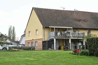 Holdt sønn fanget i varebil i over ett år