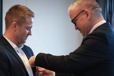 Espen får medalje for heltedåden etter helikopterstyrten