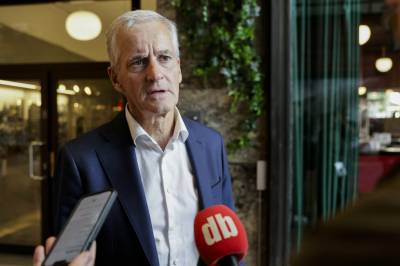 Støre varsler ekstraordinært statsråd