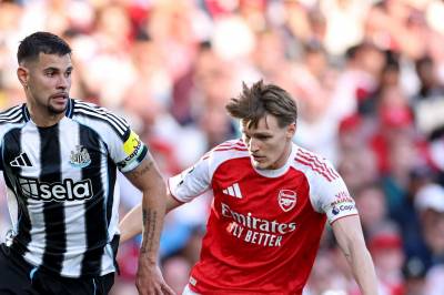 Arsenal slo tilbake - holder liv i tittelkampen