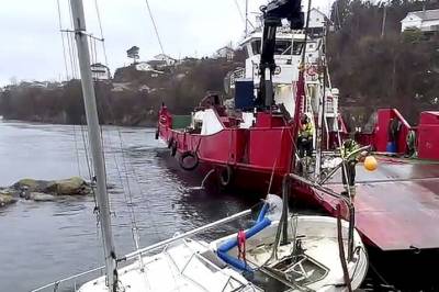 Hevet vrakbåt og sender regningen til eier