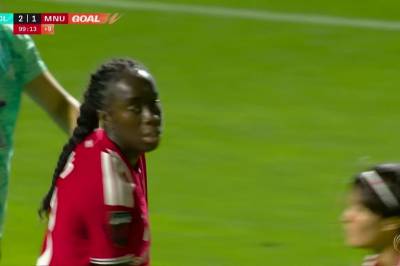 Simi Awujo setter 1-2 mot London City