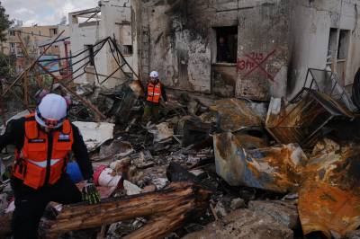 Iranske missiler traff like ved Israels viktigste atomanlegg. Hvordan er det mulig?