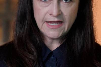 DNs sjefredaktør: Dette er bindingene mellom Rød-Larsen og Epstein