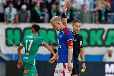 VAR-drama: Utvist etter stygg takling