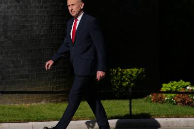 Tidligere forsvarsminister John Healey ny finansminister i Storbritannia