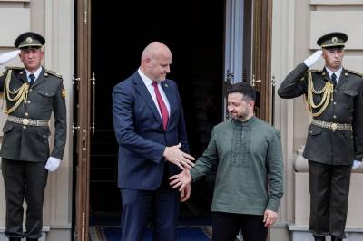 Latvias statsminister: – Jeg tror ikke på en fredsavtale